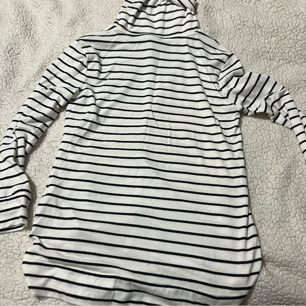 A new days womens sz s striped cowl neck sweater Pullover Top Black/white - Picture 6 of 6